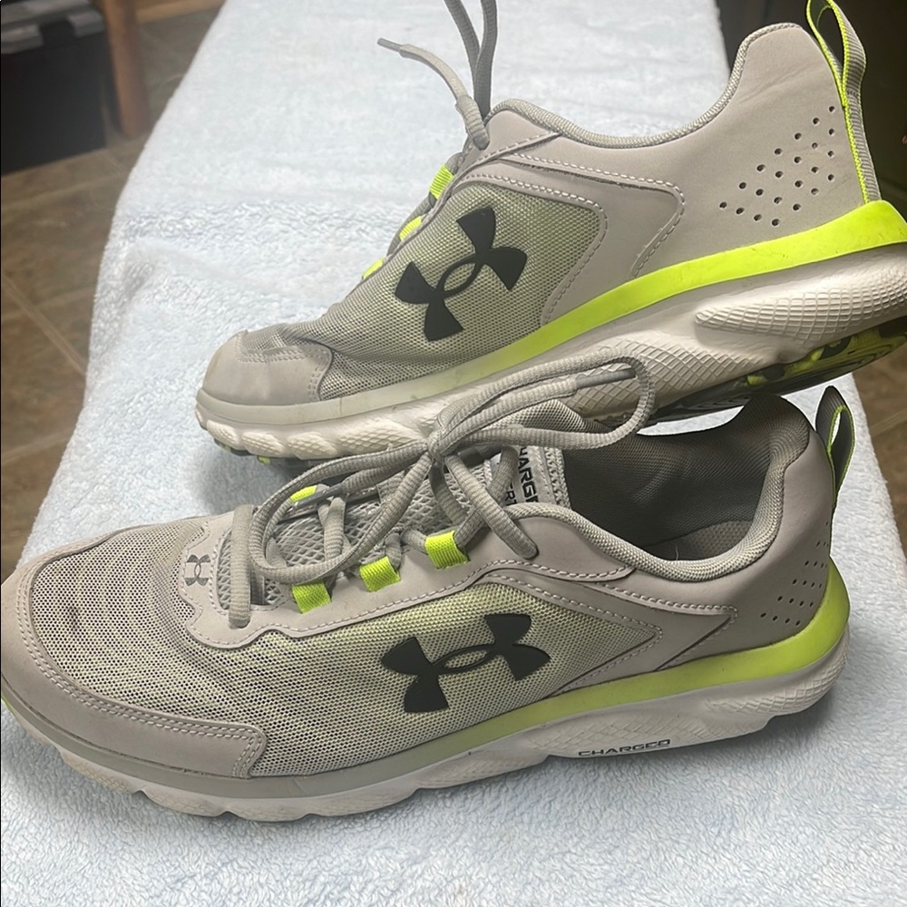 Under Armour Charged Assert Light Gray and Lime Sneakers